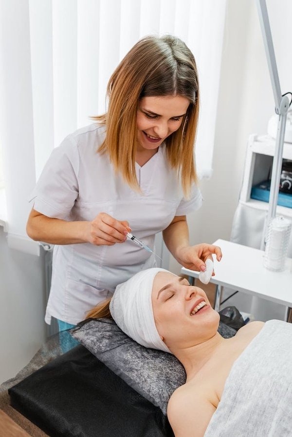 Quels sont les avantages de choisir un spécialiste en soin esthétique et anti-âge à Bordeaux?