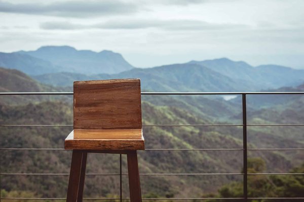 Normes de sécurité pour les garde-corps en hauteur : prévenir les chutes